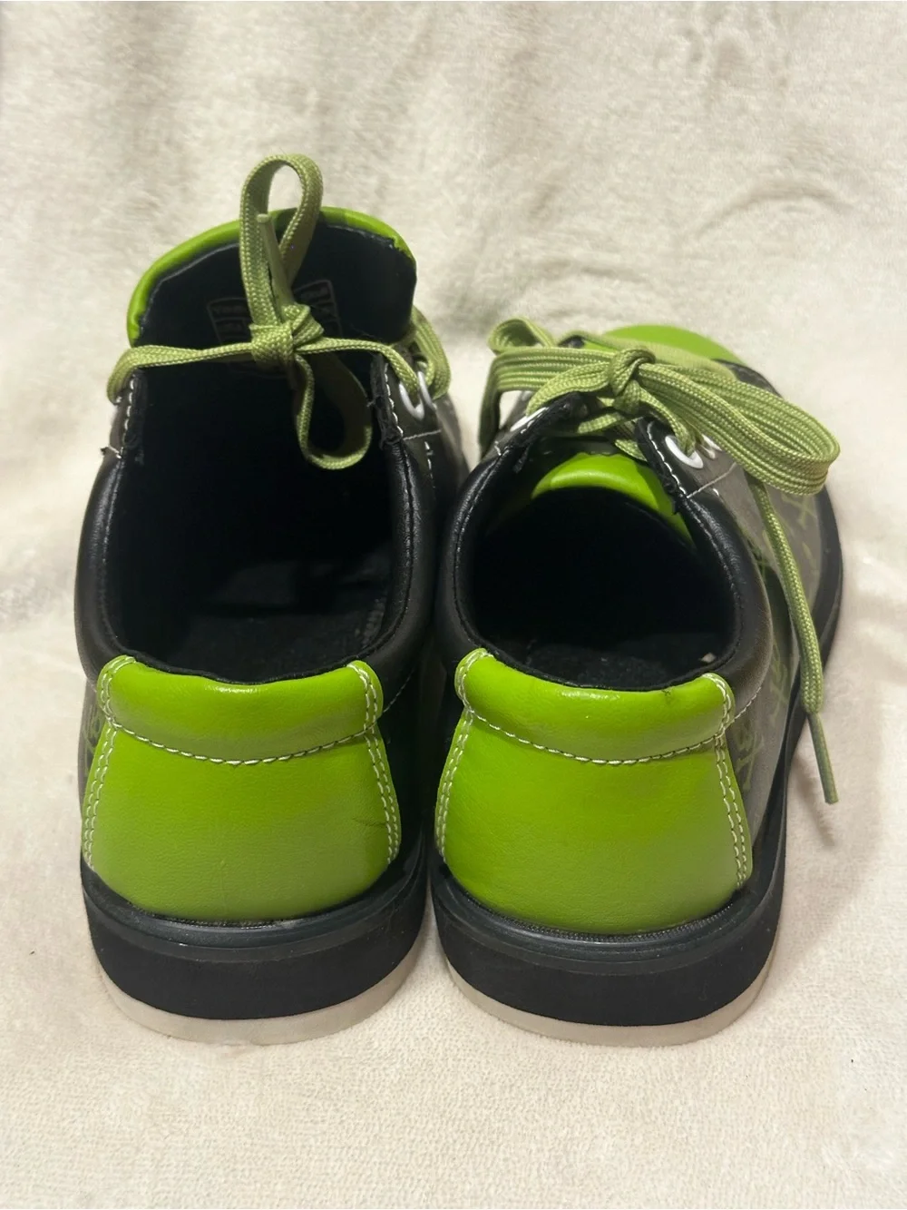 Pyramid Youth Skull Green and Black Bowling Shoes Youth Size 2 US